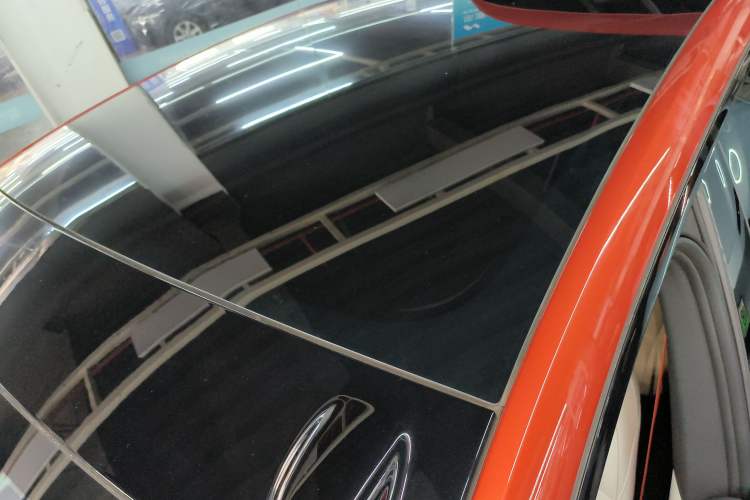 Used ONVO L60 2024 60 kWh All-Wheel Drive Roof