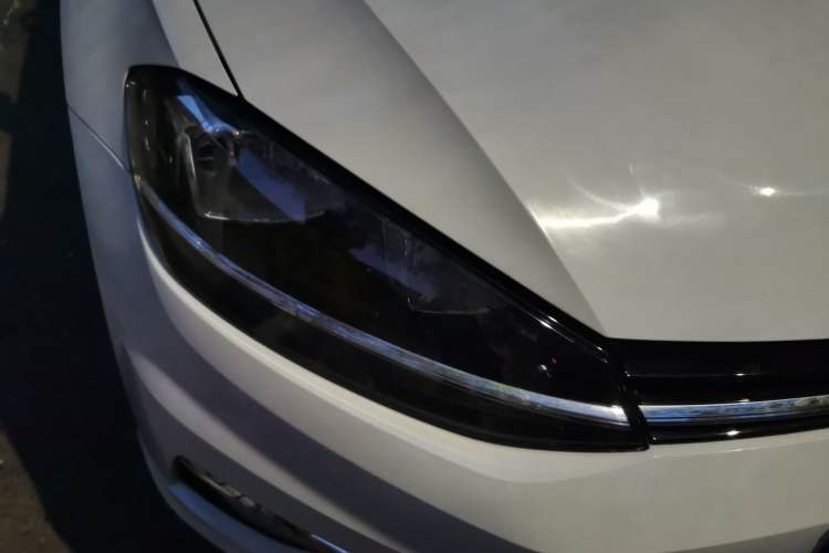 Used Volkswagen Golf 2018 230TSI Automatic Comfort Model Right Front Headlight