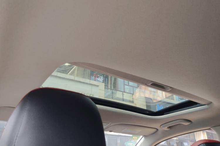 Used Kia KX Cross 2019 1.6L Automatic Dynamic Sunroof Version China VI Headliner