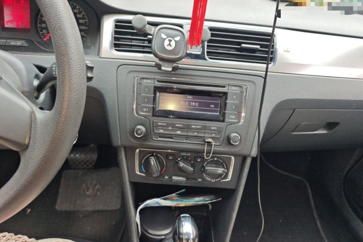 Used Volkswagen Santana 2015 1.6L Automatic Comfort Edition