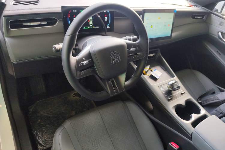 Used BYD Qin PLUS 2025 DM-i Smart Drive 55KM Leading Model
