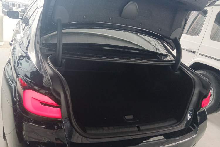 Used BMW 5 Series New Energy 2022 535Le M Sport Package Trunk