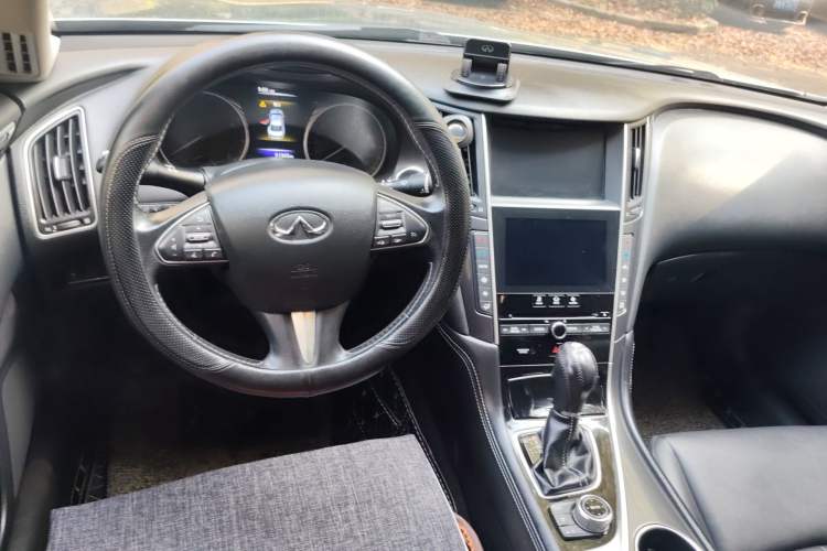 Used Infiniti Q50L 2016 2.0T Comfort Edition
