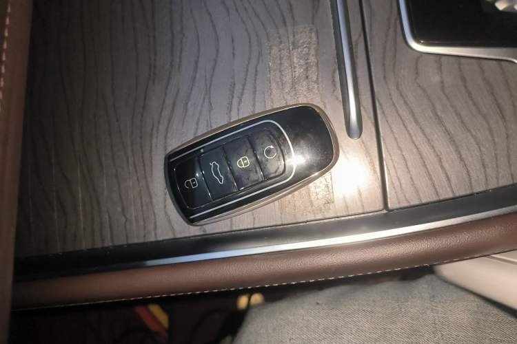 Used Chery Tiggo 8 PRO 2022 390T Two-Wheel Drive Vast Edition 5 Seats Interior 1