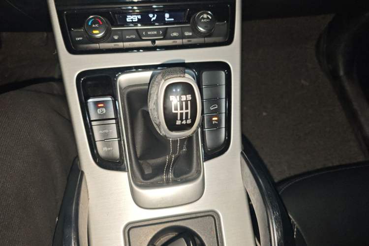 Used Geely Auto Emgrand X7 Sport 2016 2.0L Manual Smart Connect Version