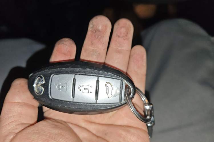 Used Infiniti QX60 2018 2.5 S/C Hybrid Two-Wheel-Drive Champion Family Edition Vehicle Key