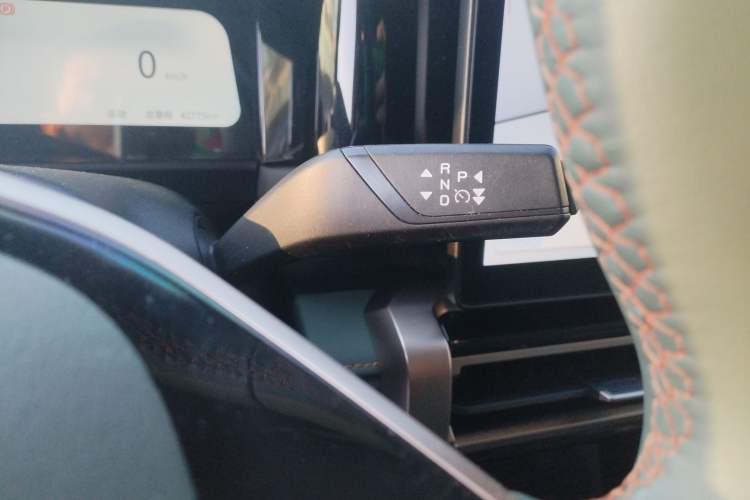 Used iCAR 03 2024 501km Four-wheel Drive Long-Range Advanced Version