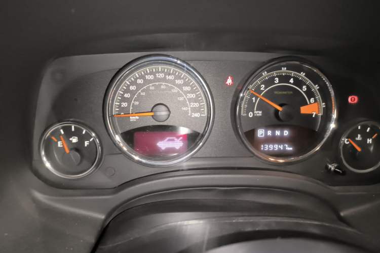 Used Jeep Compass 2014 Revised Version 2.4L Four-Wheel Drive Luxury Edition Instrument Cluster