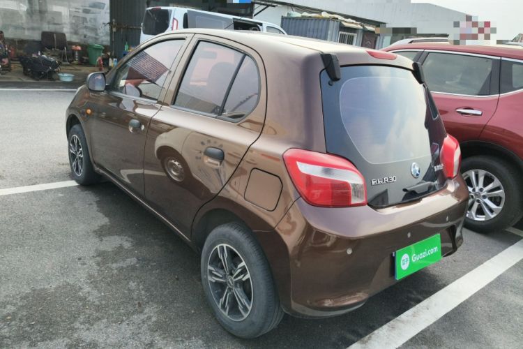 Used Venucia R30 2014 1.2L Manual Comfort Edition
