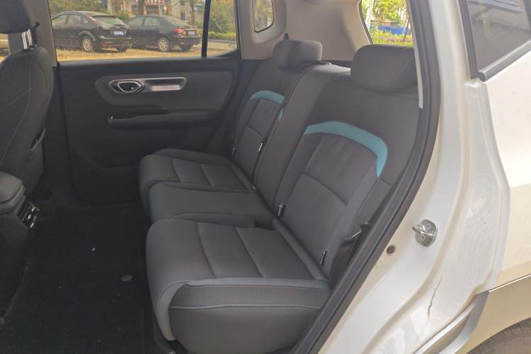 Used AION Y 2022 Plus 70 Enjoy Edition Left Rear Seat