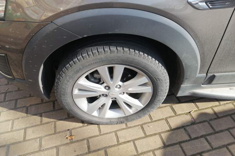 Used Chevrolet Captiva 2015 2.4L 4x4 Flagship Edition 7-Seater