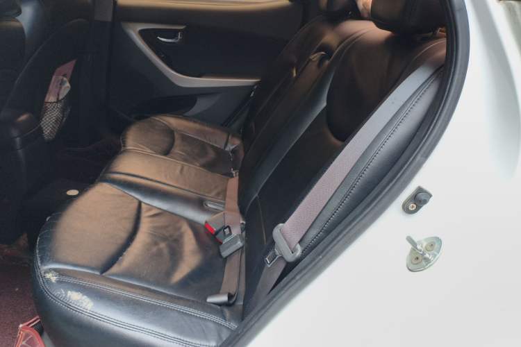 Used Hyundai Elantra (5th Generation / Langdong) 2012 1.6L Automatic Leading Model Left Rear Seat