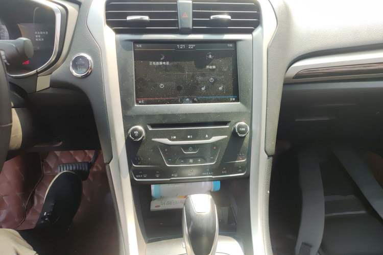 Used Ford Mondeo 2013 2.0L GTDi 200 Luxury Model Audio And AC Panel