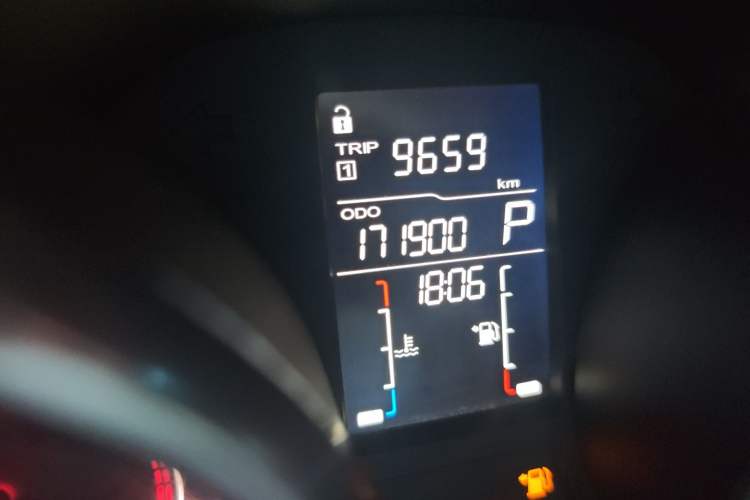 Used MG GT 2015 1.5T Automatic Luxury Edition Odometer Close Up