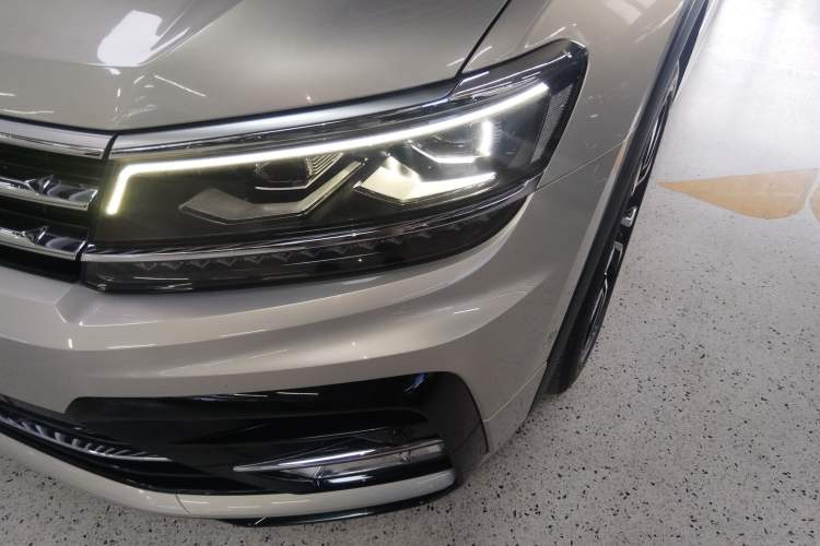 Used Volkswagen Tiguan L 2021 330TSI Automatic Two-Wheel Drive R-Line Flagship Edition
