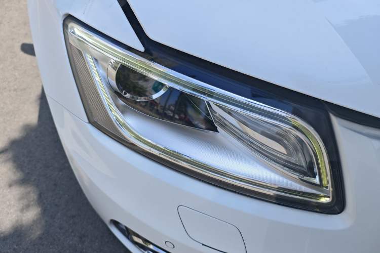 Used Audi Q5 2016 40 TFSI Comfort Model Right Front Headlight