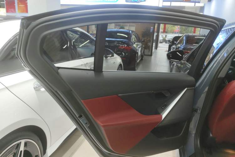 Used BMW i5 2024 eDrive 35L M Sport Package
