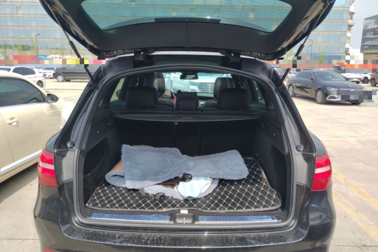 Used Mercedes-Benz GLC 2019 GLC 260 4MATIC Luxury Model Trunk