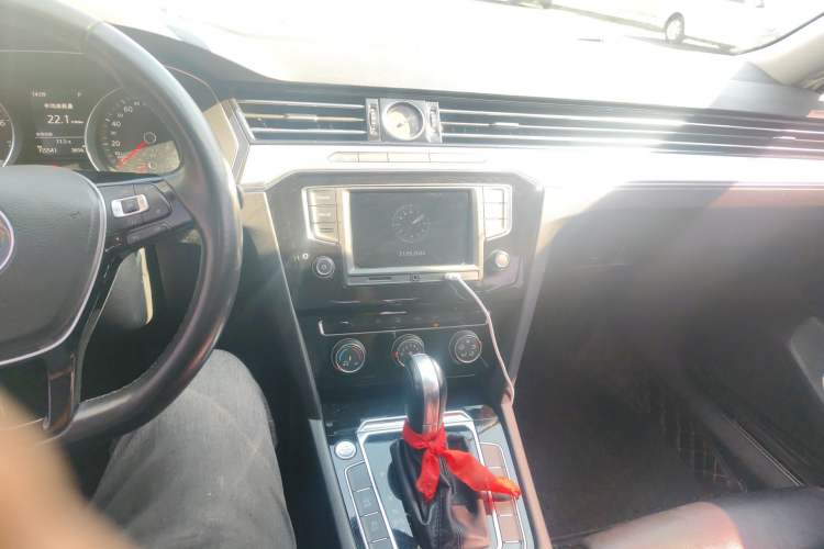 Used Volkswagen Magotan 2017 330TSI DSG Leading Model
