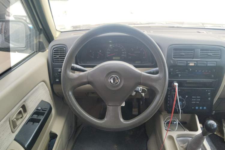 Used Dongfeng Ruichi 2013 3.2T Xingye Edition Diesel Two-Wheel Drive Standard Type CYQD80-E4