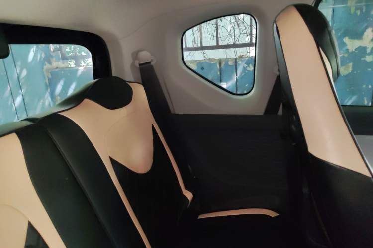 Used Wuling Hongguang MINIEV 2021 Macaron Premium Model – Lithium Iron Phosphate