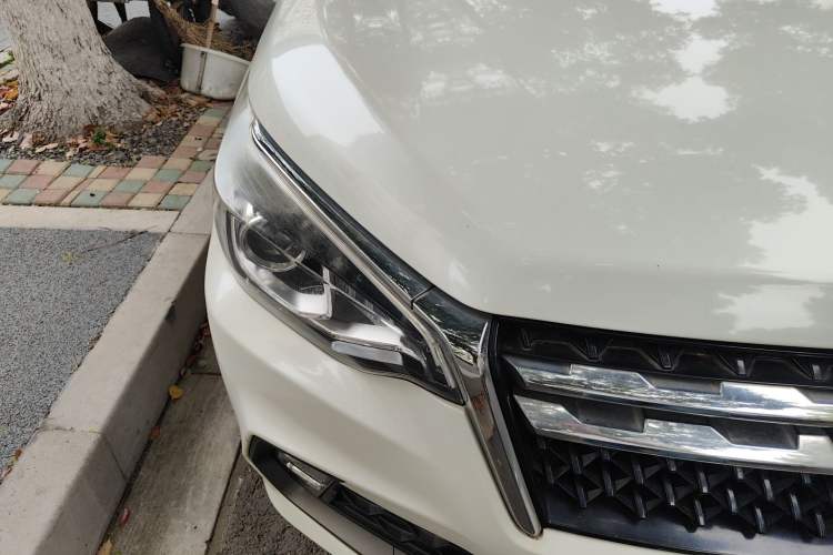 Used Venucia T70 2018 2.0L CVT Smart Enjoyment Version Right Front Headlight