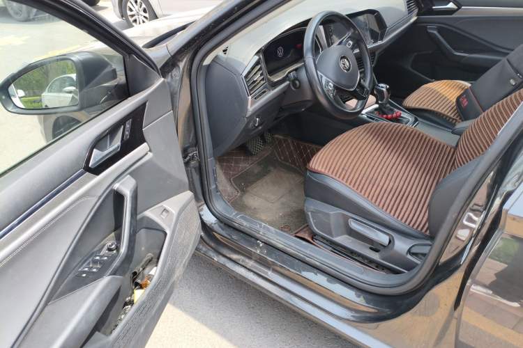 Used Volkswagen Sagitar  Driver Seat