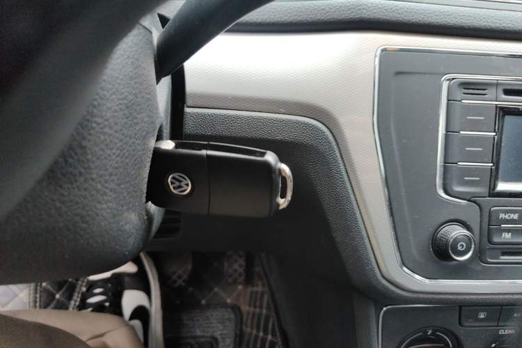 Used Volkswagen Gran Lavida 2015 1.6L Automatic Comfort Edition Vehicle Key