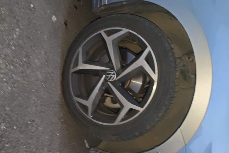 Used Volkswagen Variant 2021 2.0T Longitudinal Version Right Front Wheel Hub