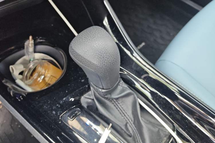 Used Toyota IZOA 2020 2.0L Yi Xiang CARE
