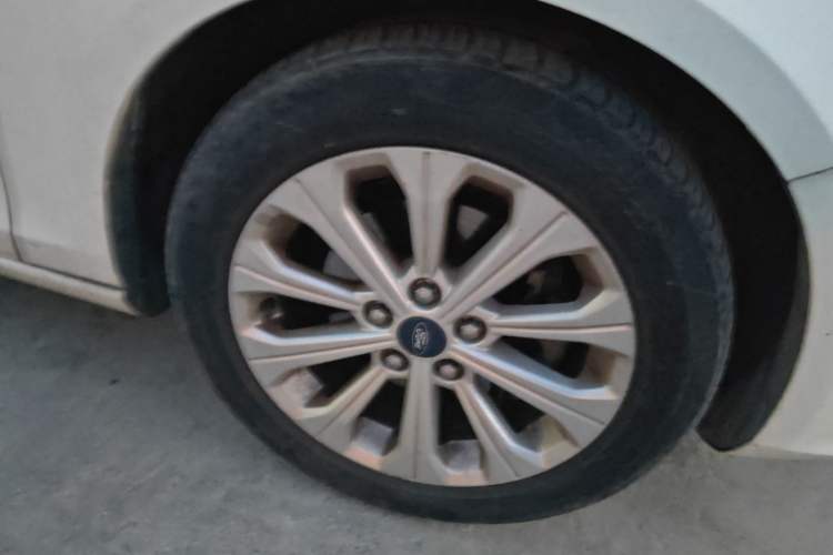 Used Ford Escort 2015 1.5L Manual Fashion Edition