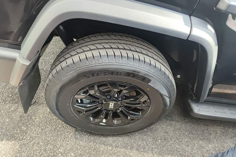 Used 212 T01 2024 2.0T Explorer Right Rear Wheel Hub