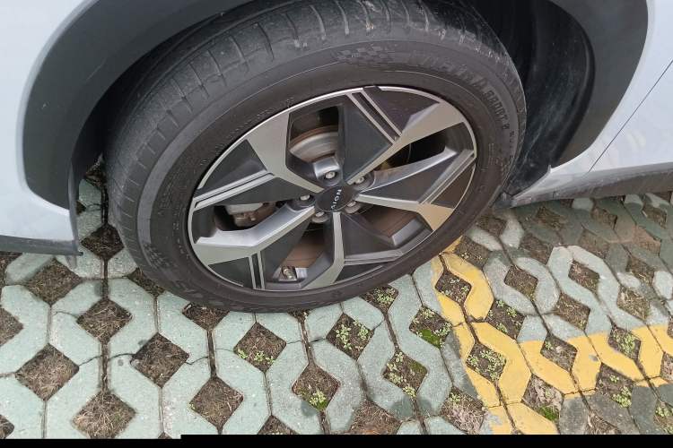 Used AION V 2021 Plus 70 Smart Technology Edition Lithium Iron Phosphate