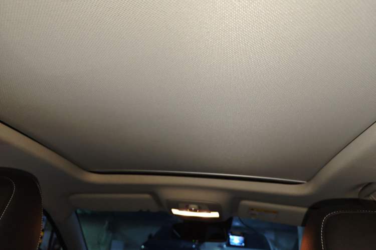 Used Roewe RX5 New Energy 2017 ERX5 EV400 Electric Internet Supreme Edition
