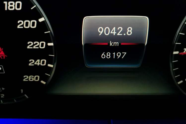 Used Mercedes-Benz E-Class 2018 Facelift E 200 L 4MATIC Odometer Close Up