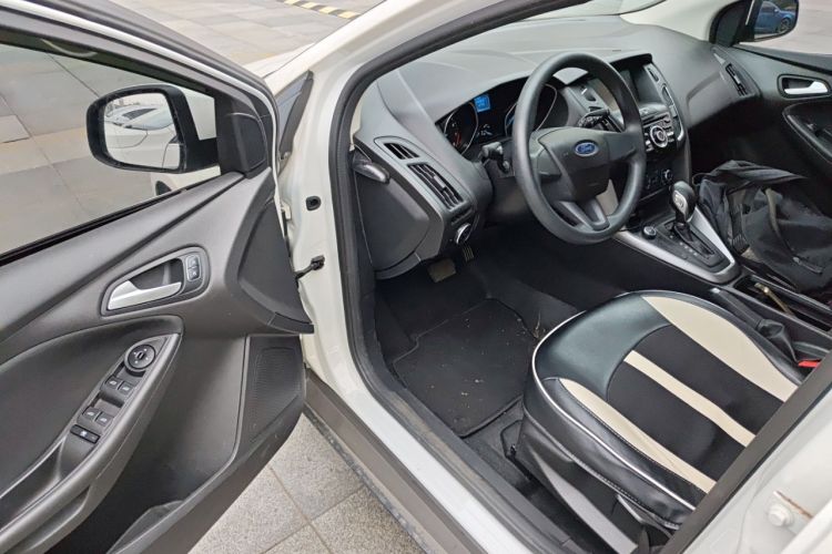 Used Ford Focus 2018 Hatchback Classic 1.6L Automatic Comfort Plus SmartDrive Edition
