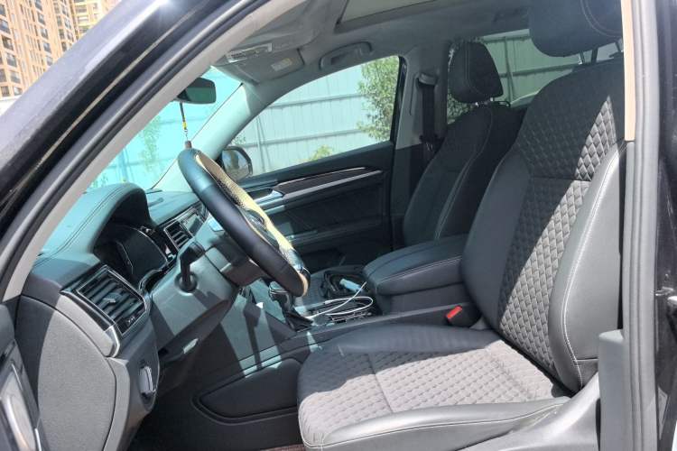 Used Volkswagen Teramont X 2020 Facelifted 330TSI Two-Wheel-Drive Luxury Edition Left Front Seat