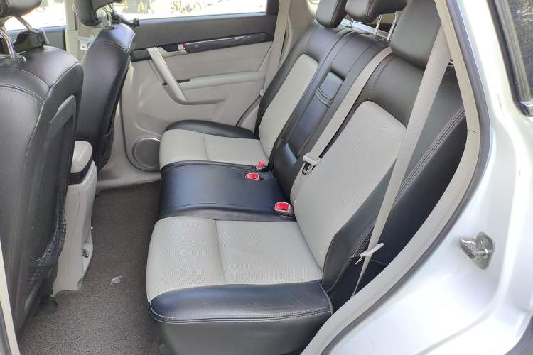 Used Chevrolet Captiva 2014 2.4L 4x4 Luxury Edition 5 Seats Left Rear Seat