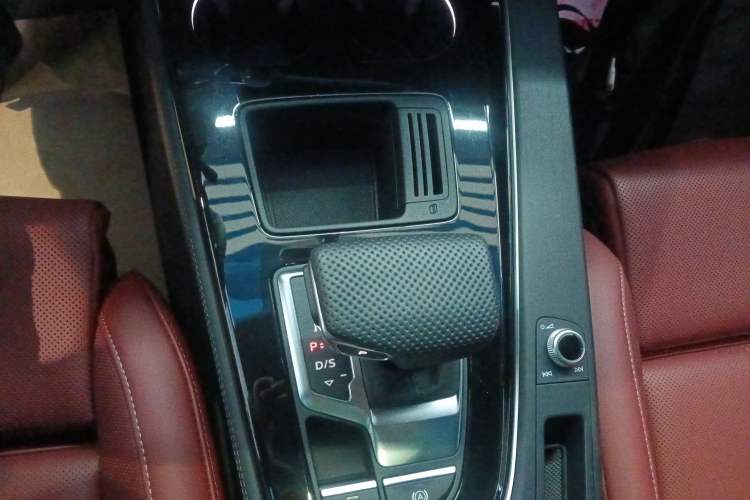 Used Audi A4L 2024 40 TFSI Luxury Dynamic Edition Gear Lever