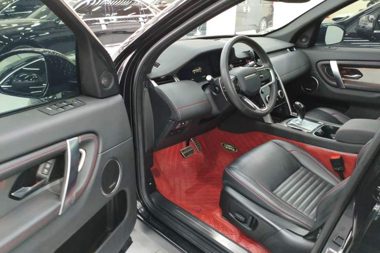 Used Land Rover Discovery Sport 2022 249 PS Metropolitan Edition 5 Seats Driver Seat