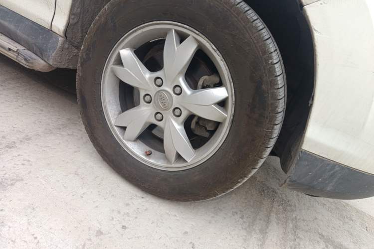 Used BYD S6 2014 2.0L Manual Luxury 5-Seater