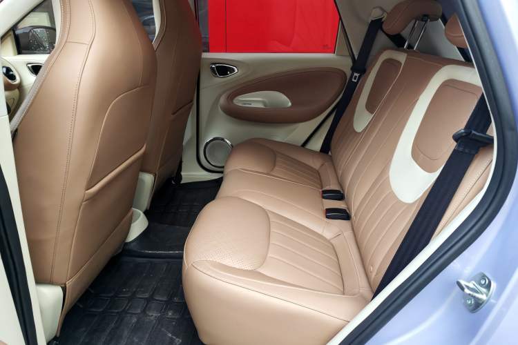 Used Wuling Bingo 2025 410 km Lingxi Deluxe Edition Left Rear Seat