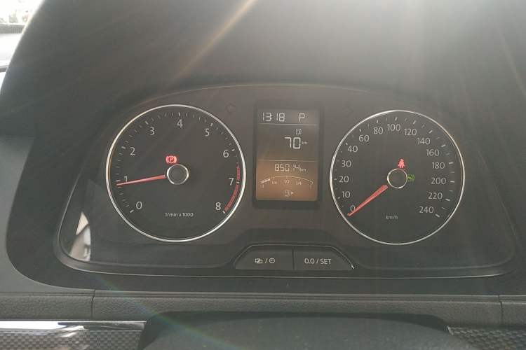 Used Volkswagen Cross Lavida 2014 1.6L Automatic