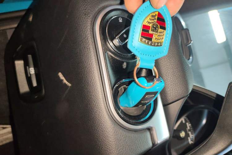 Used Porsche 718 2016 Cayman 2.0T
