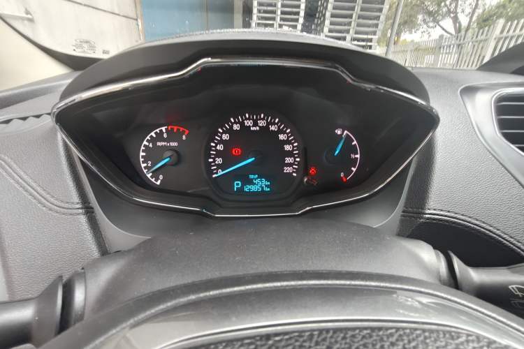 Used Ford Escort 2015 1.5L Automatic Fashion Model
