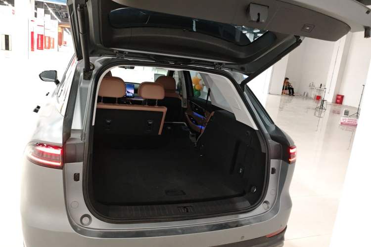 Used Chery Tiggo 8 L 2024 2.0T Two-Wheel Drive Prestige Version 5 Seats