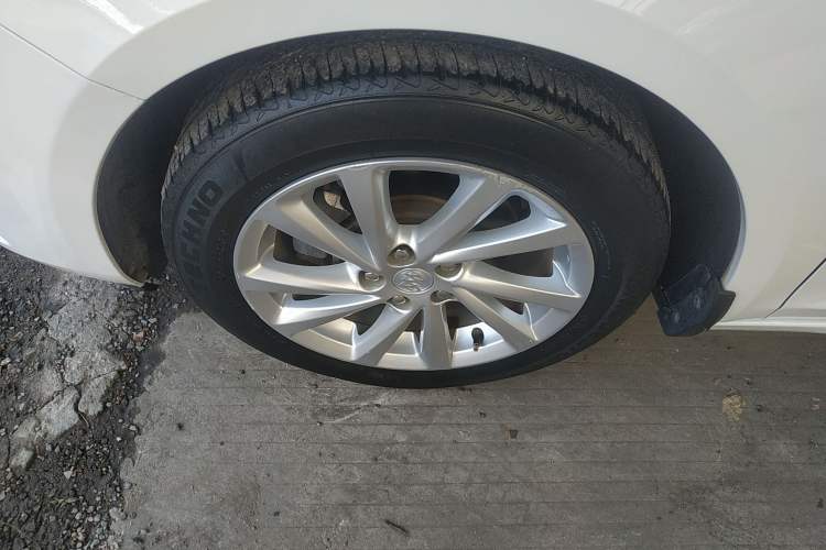 Used Buick Verano 2017 Sedan 15S Automatic Leading Model Left Front Wheel Hub
