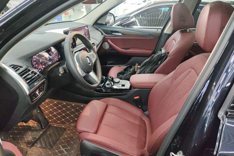 Used BMW X3 2022 Second Facelift xDrive30i Leading Edition M Night Sky Package Left Front Seat