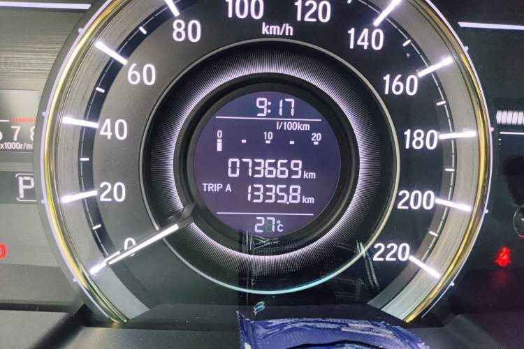 Used Honda Elysion 2016 2.4L Comfort Edition Odometer Close Up