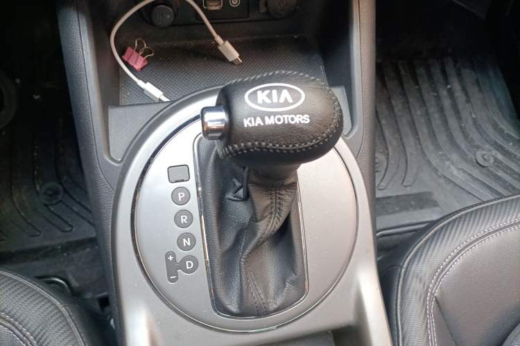 Used Kia Sportage R 2016 2.0L Automatic Two-Wheel Drive GLS Trim Gear Lever